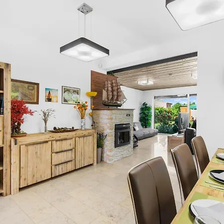 Holiday home Fantasia *